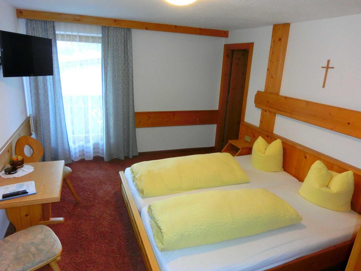 Pension Enzian Niederau Room photo