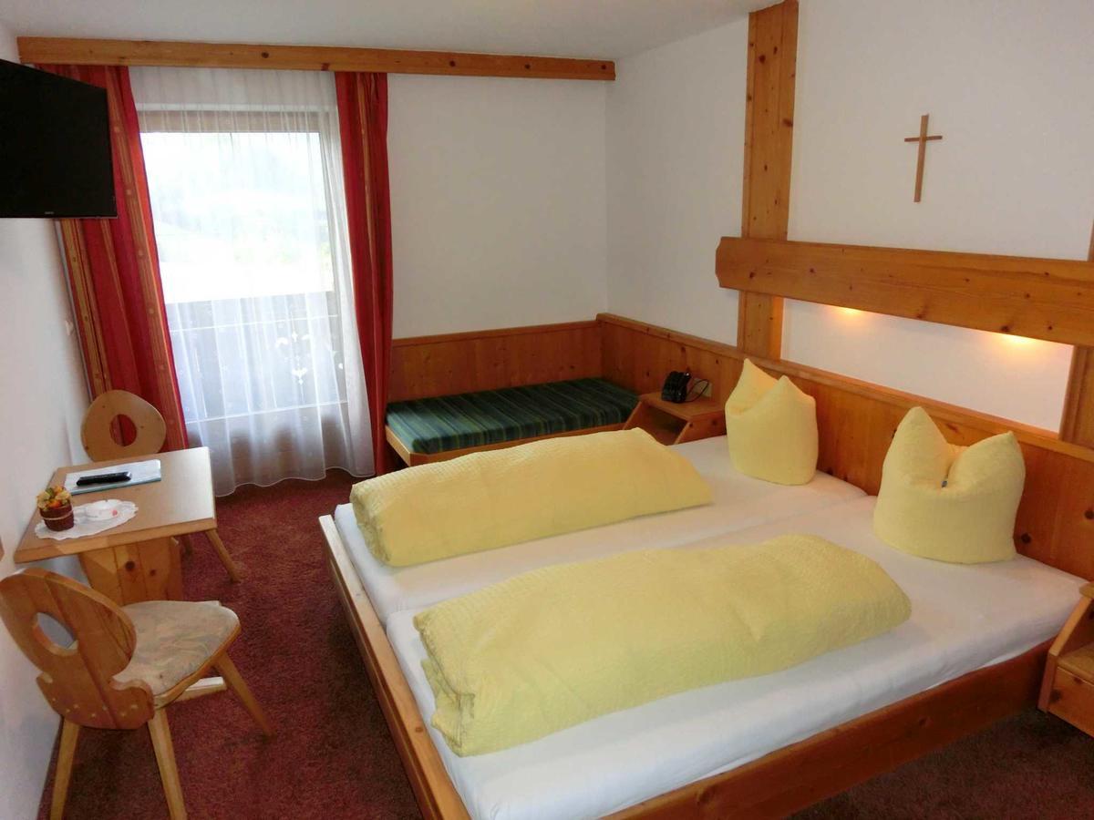 Pension Enzian Niederau Room photo